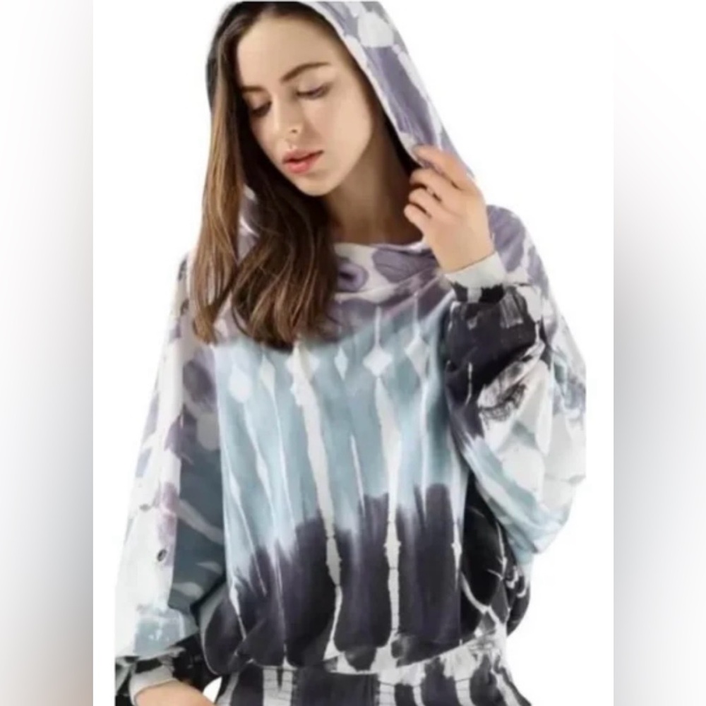 Young Fabulous & Broke YFB Raissa Blue Purple Tie Dye Hoodie Size Medium/ Large